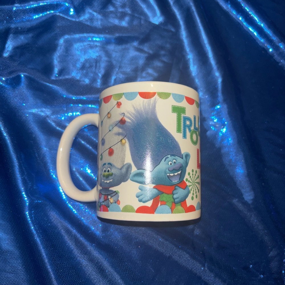 Trolls cup